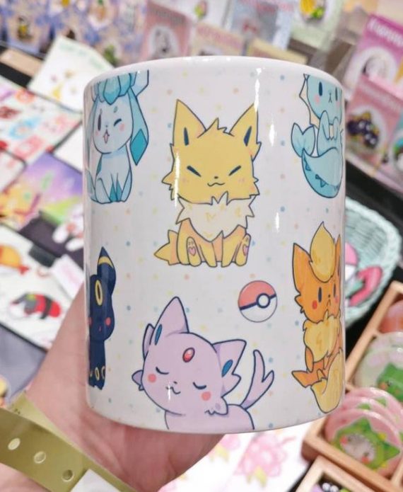 taza-eevee-evolutions-pokemon